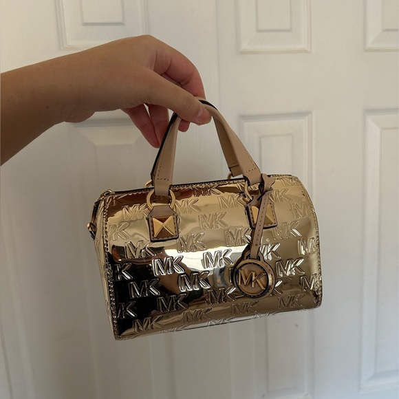 NWT Michael Kors Grayson small duffle crossbody bag metallic - Picture 4 of 9